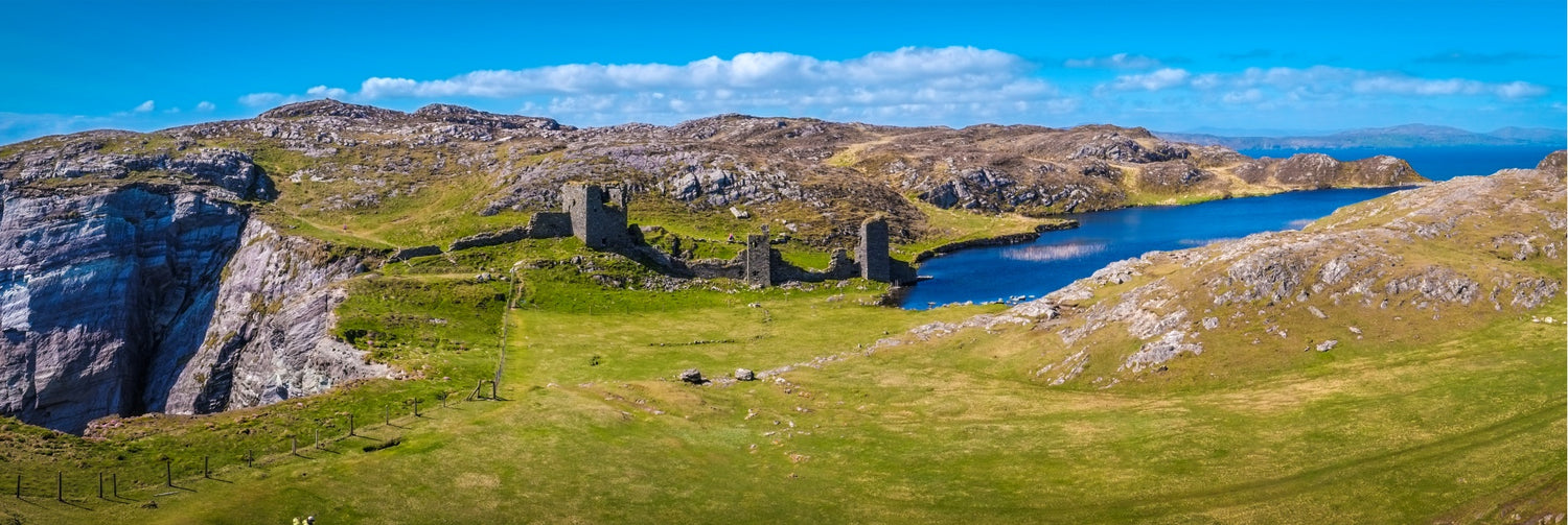 Three Castle Head on Mizen Peninsula in Ireland 156cm x 60cm / Black